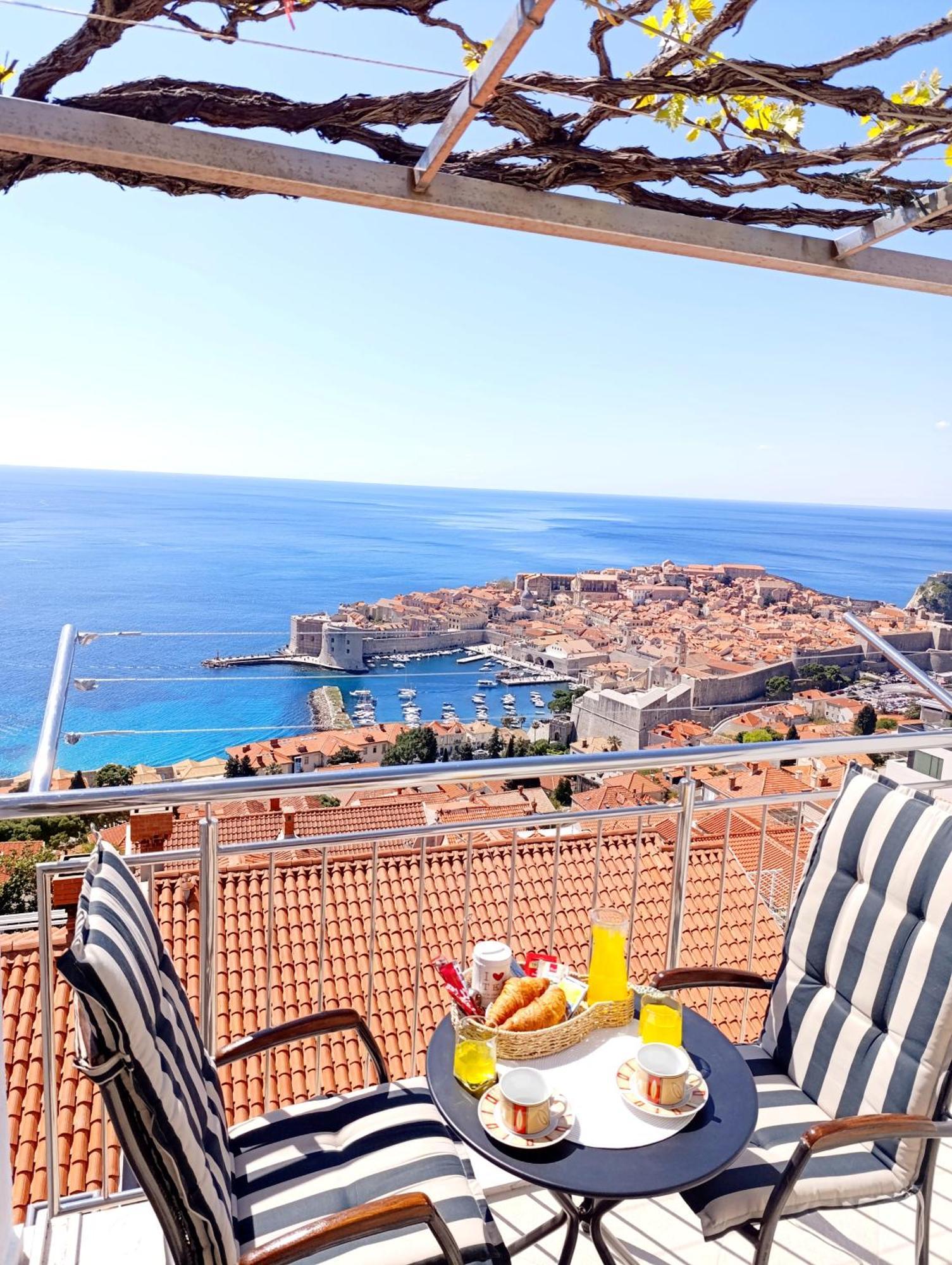 Apartment Superb View 1 *